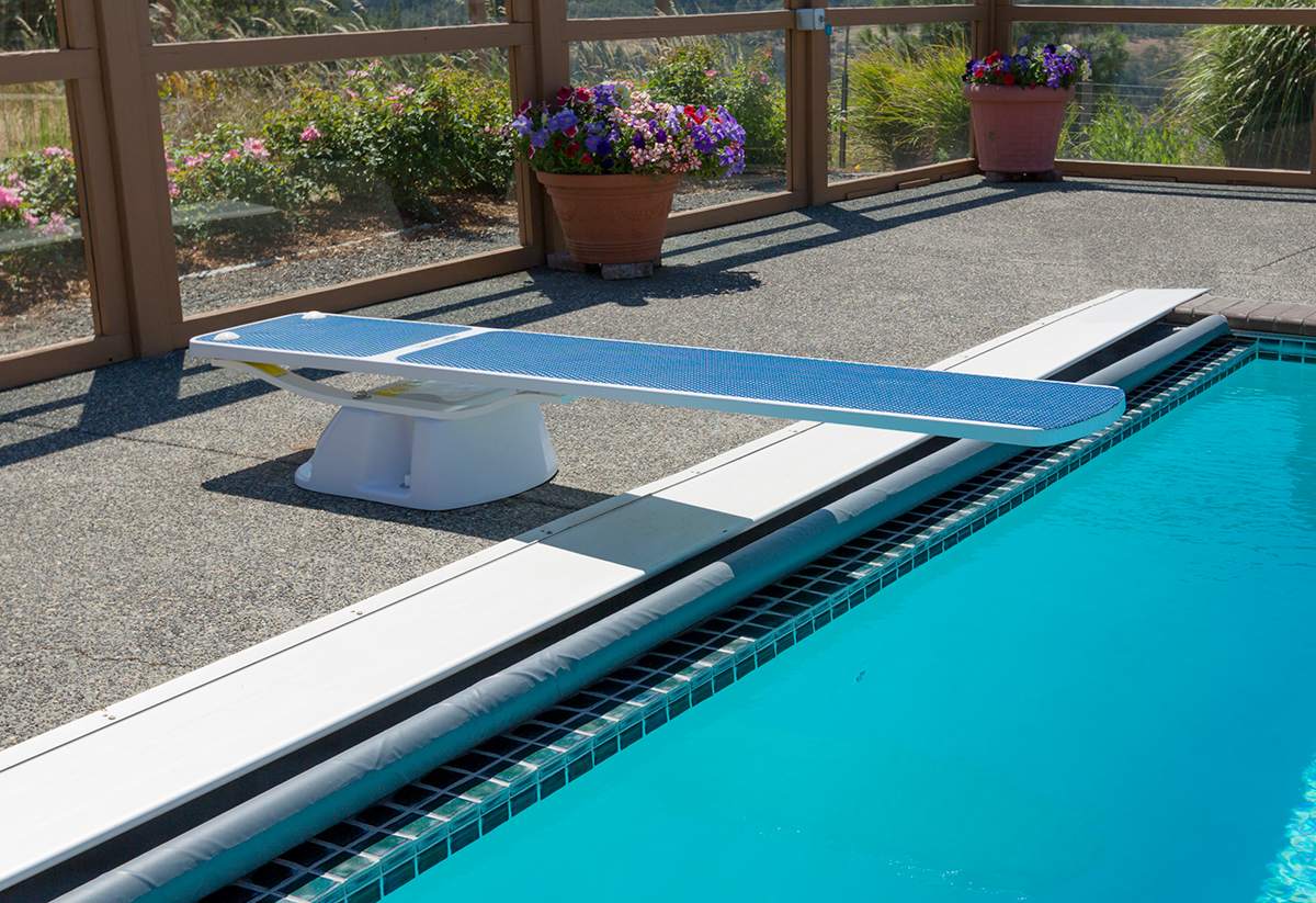 S.R. Smith TrueTread Diving Board, 6', Radiant White with Blue Tread | 66-209-576S2B